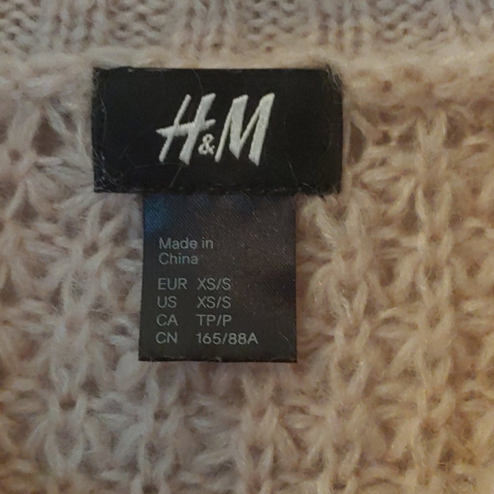 H&M Sweater - Picture 2 of 4